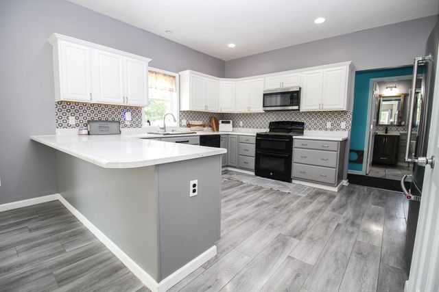 56056 Truman Drive, Three Rivers, MI 49093