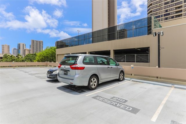 2525 Date Street 1304, Honolulu, HI 96826