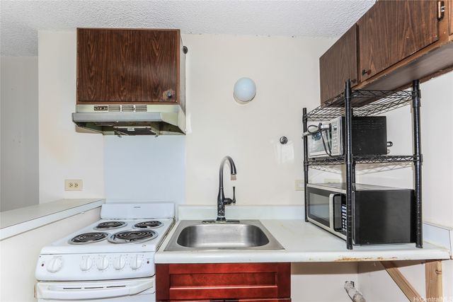 2525 Date Street 1304, Honolulu, HI 96826