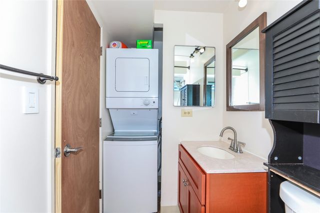 2525 Date Street 1304, Honolulu, HI 96826