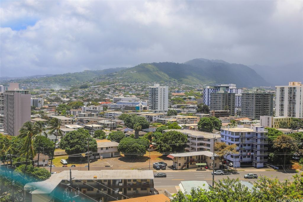 2525 Date Street 1304, Honolulu, HI 96826