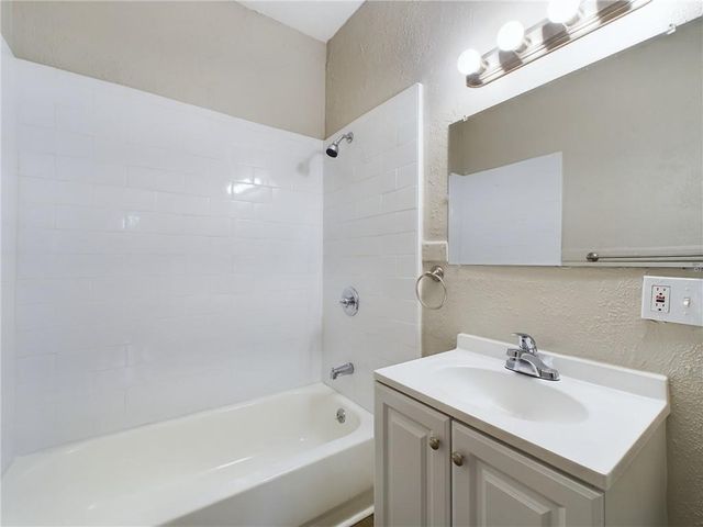 2416 E 22nd Street, Kansas City, MO 64127