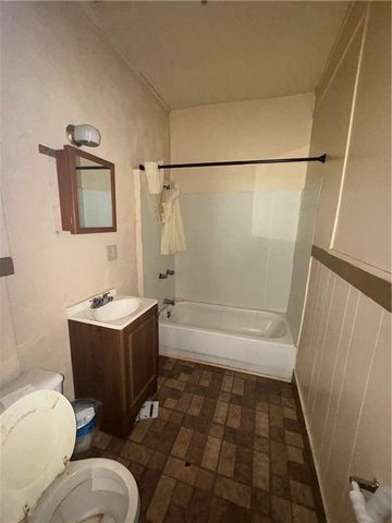 2416 E 22nd Street, Kansas City, MO 64127