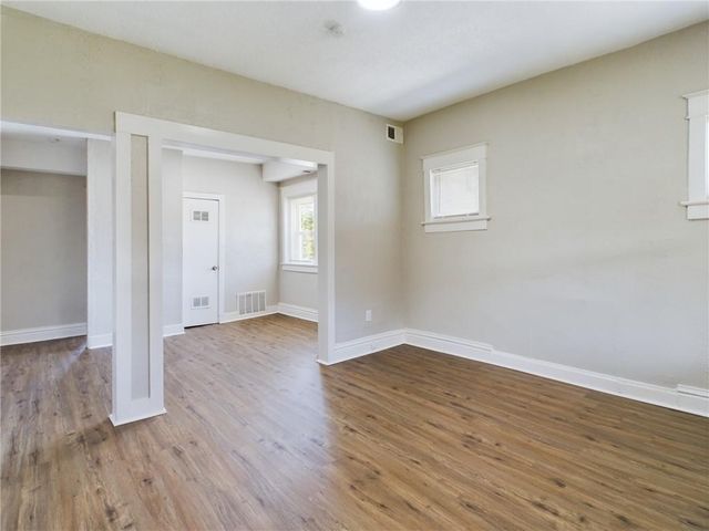 2416 E 22nd Street, Kansas City, MO 64127