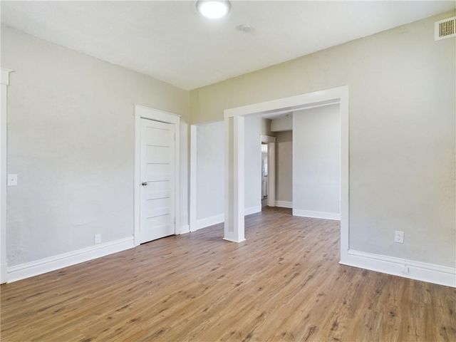 2416 E 22nd Street, Kansas City, MO 64127