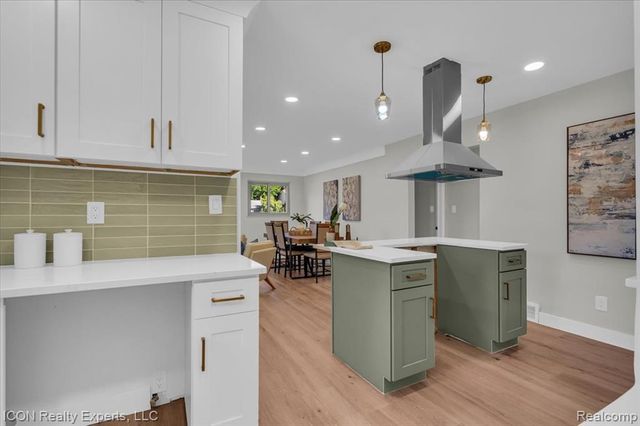 27407 Buckingham Street, Livonia, MI 48154