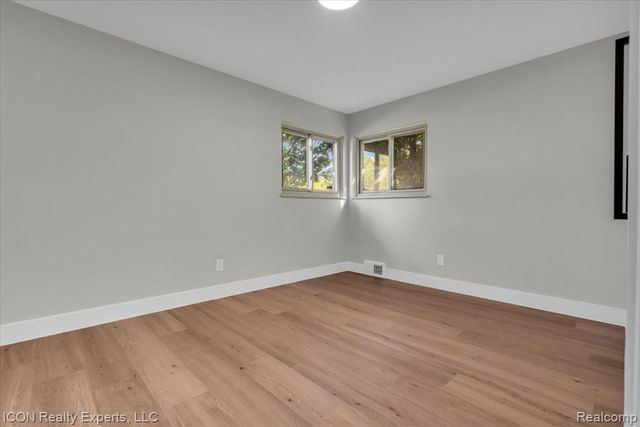 27407 Buckingham Street, Livonia, MI 48154