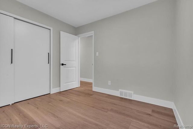 27407 Buckingham Street, Livonia, MI 48154