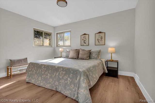 27407 Buckingham Street, Livonia, MI 48154