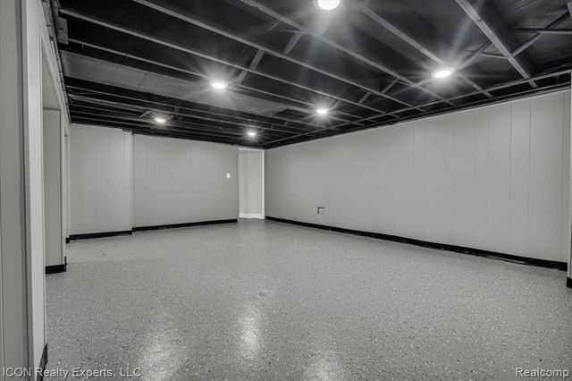 27407 Buckingham Street, Livonia, MI 48154