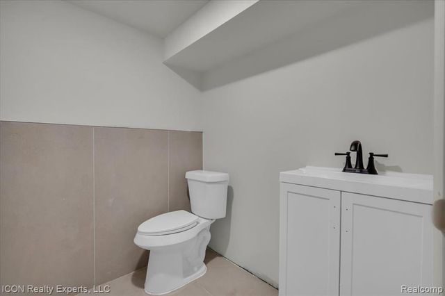 27407 Buckingham Street, Livonia, MI 48154