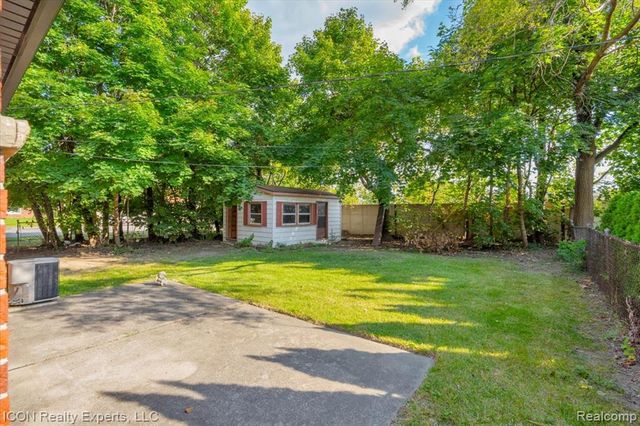 27407 Buckingham Street, Livonia, MI 48154