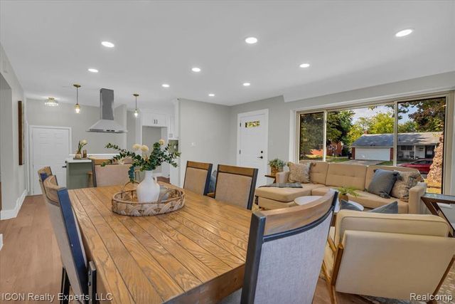 27407 Buckingham Street, Livonia, MI 48154