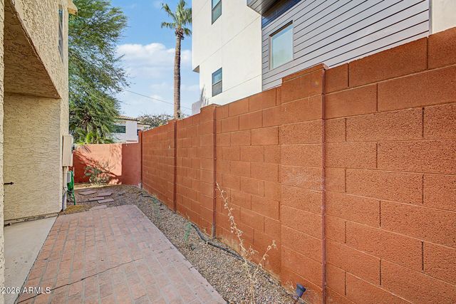 319 E CORONADO Road 1, Phoenix, AZ 85004