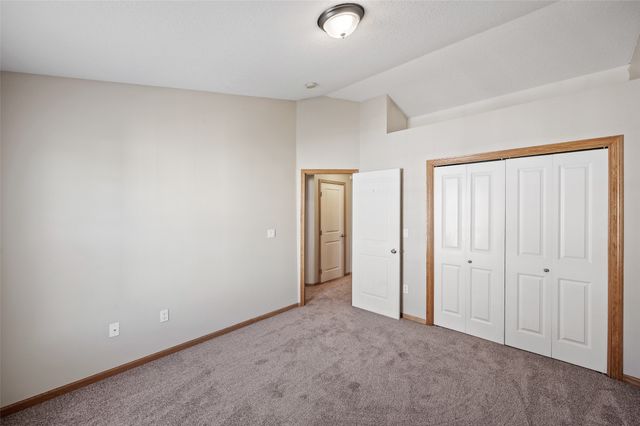 1146 Blackstone Lane, Pleasant Hill, IA 50327