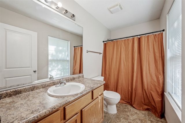 1146 Blackstone Lane, Pleasant Hill, IA 50327