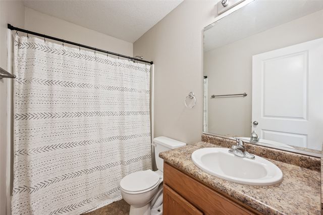 1146 Blackstone Lane, Pleasant Hill, IA 50327