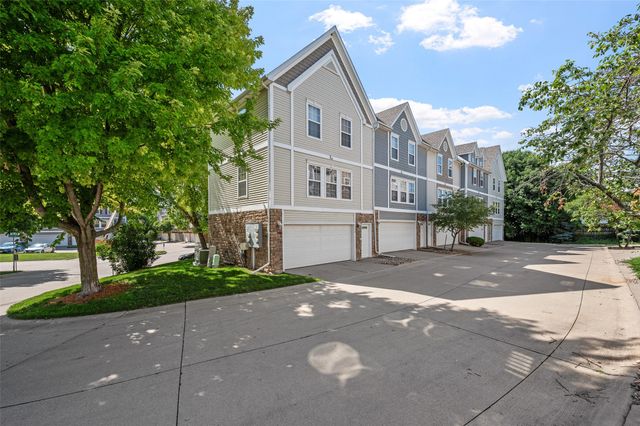 1146 Blackstone Lane, Pleasant Hill, IA 50327