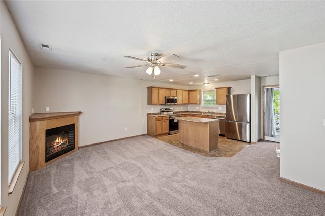 1146 Blackstone Lane, Pleasant Hill, IA 50327