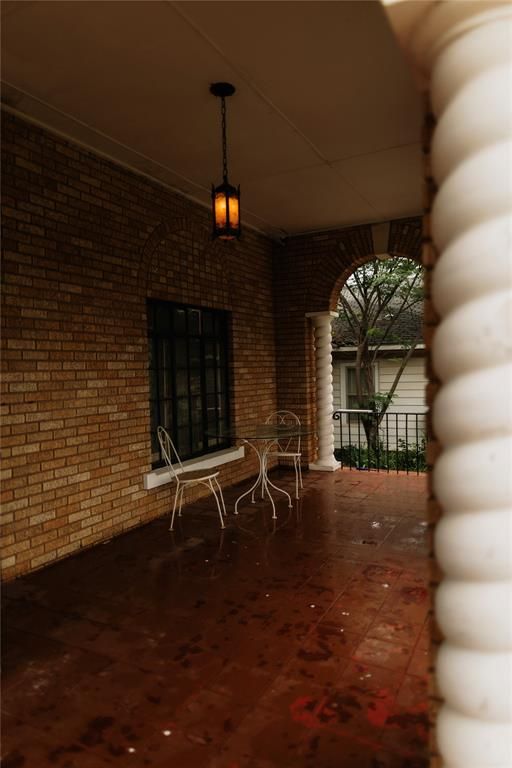 Image 4 of property listing at 1224 W Minnesota Avenue, Chickasha, OK 73018