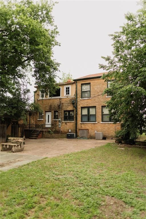 Image 6 of property listing at 1224 W Minnesota Avenue, Chickasha, OK 73018