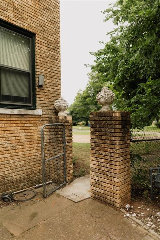 Image 9 of property listing at 1224 W Minnesota Avenue, Chickasha, OK 73018