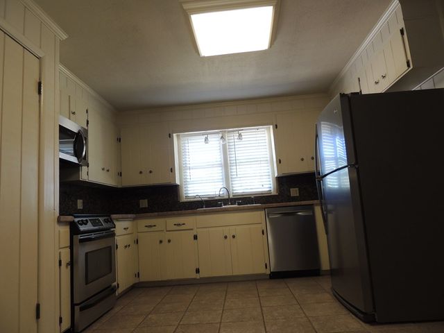 1305 Lawson Ave, Midland, TX 79701