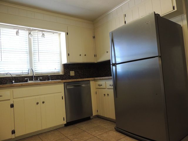 1305 Lawson Ave, Midland, TX 79701