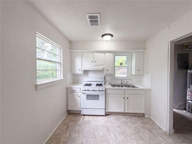 4770 Woodend Avenue, Kansas City, KS 66106