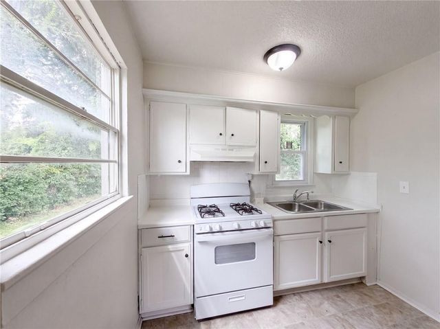 4770 Woodend Avenue, Kansas City, KS 66106