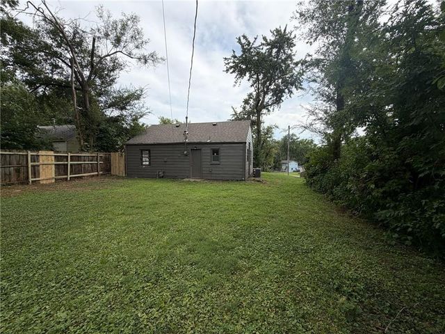 4770 Woodend Avenue, Kansas City, KS 66106