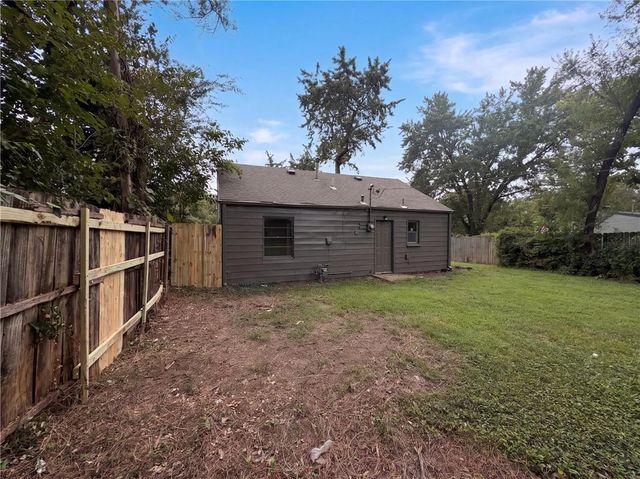 4770 Woodend Avenue, Kansas City, KS 66106