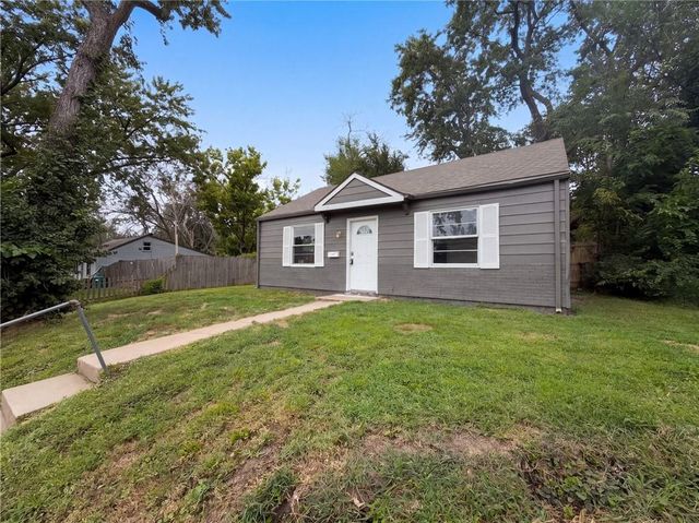 4770 Woodend Avenue, Kansas City, KS 66106