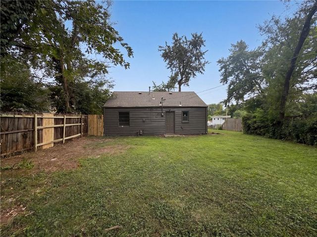 4770 Woodend Avenue, Kansas City, KS 66106