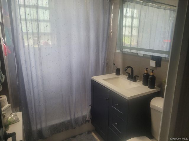 2548 Woodhull Avenue, Bronx, NY 10469