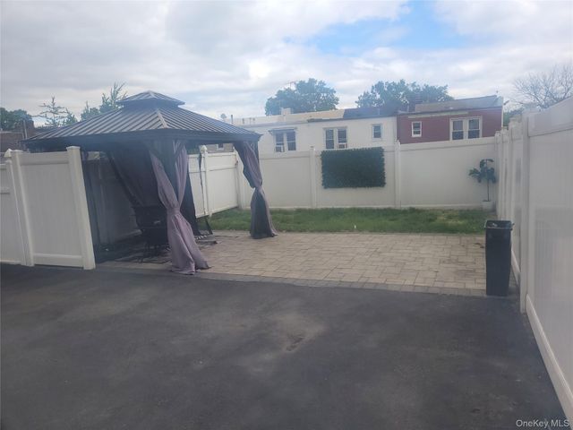 2548 Woodhull Avenue, Bronx, NY 10469