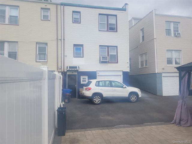 2548 Woodhull Avenue, Bronx, NY 10469