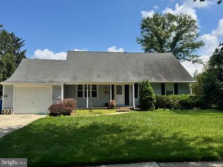 109 OLD CARRIAGE RD, Cherry Hill, NJ 08034