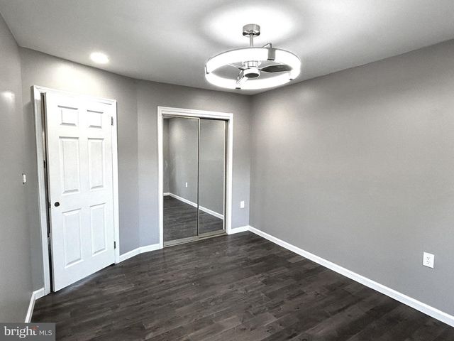 5 TUDOR CT, Ewing Twp, NJ 08628
