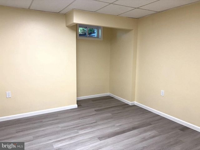 5 TUDOR CT, Ewing Twp, NJ 08628