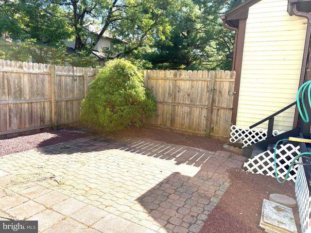 5 TUDOR CT, Ewing Twp, NJ 08628