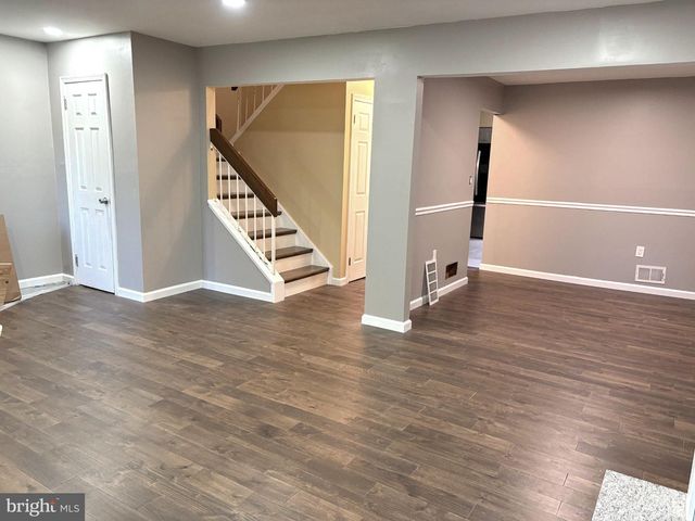 5 TUDOR CT, Ewing Twp, NJ 08628