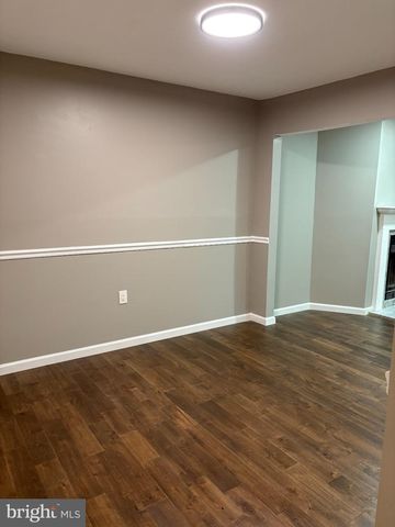 5 TUDOR CT, Ewing Twp, NJ 08628