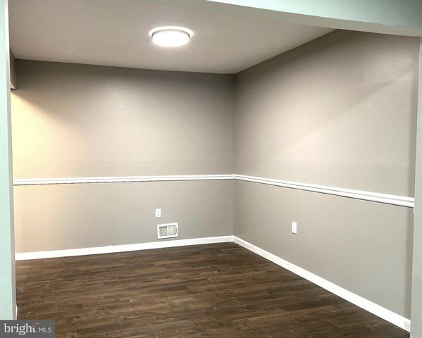 5 TUDOR CT, Ewing Twp, NJ 08628