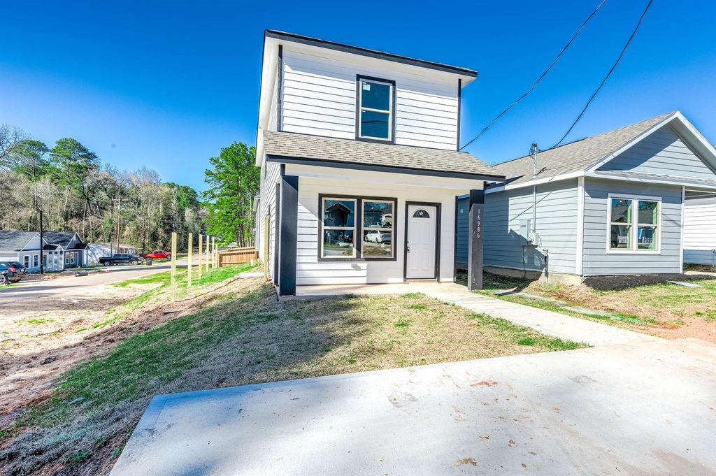 16986 W Hammon, Montgomery, TX 77316