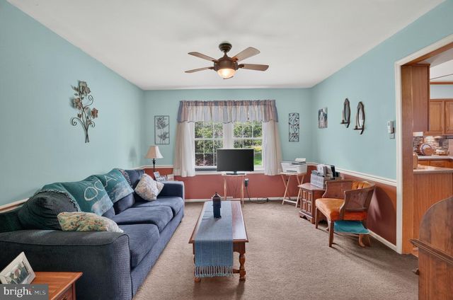 3025 GREEN RIDGE DR, East Norriton, PA 19403