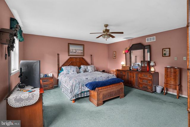 3025 GREEN RIDGE DR, East Norriton, PA 19403