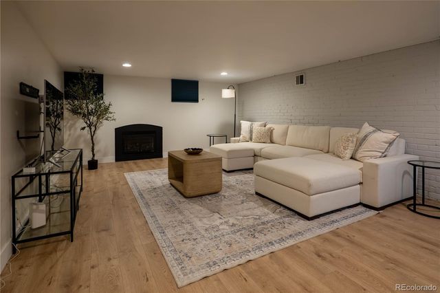 963 Jackson Street, Denver, CO 80206