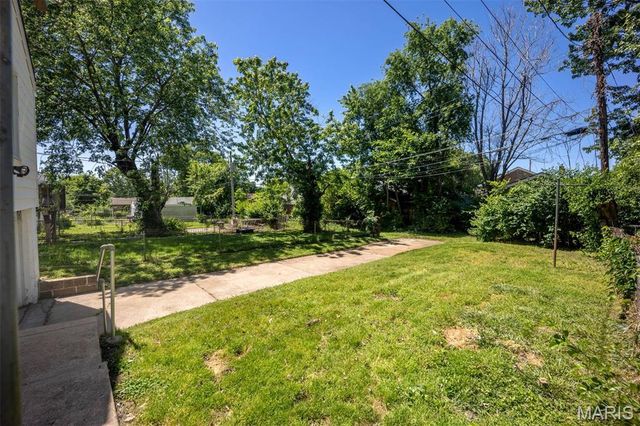 1411 Holden Avenue, St Louis, MO 63125