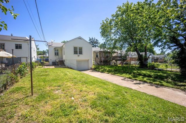 1411 Holden Avenue, St Louis, MO 63125